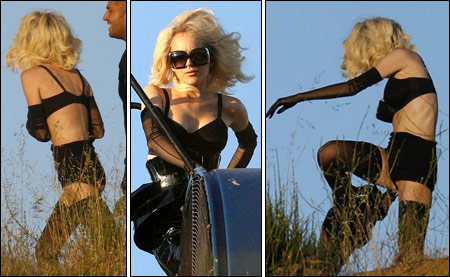 lindsay lohan anorexic 2009. Lindsay Lohan posing as