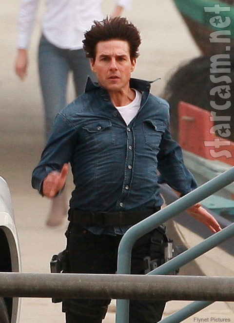 Tom Cruise sports a Jersey Shore Blowout hairstyle on the set