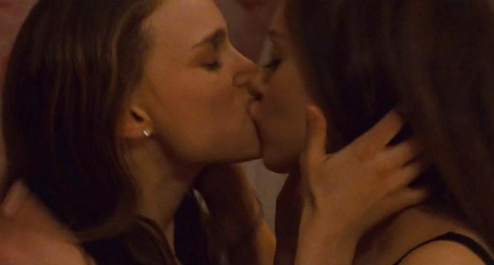 natalie portman kunis. Natalie Portman and Mila Kunis embrace during their infamous Black Swan kiss 