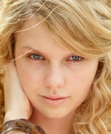 Makeup on Oh No They Didn T    Taylor Swift Goes Make Up Free