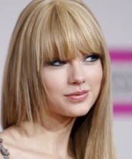 Taylor Swift   on Photos Taylor Swift   S Shocking New Look At The 2010 Amas
