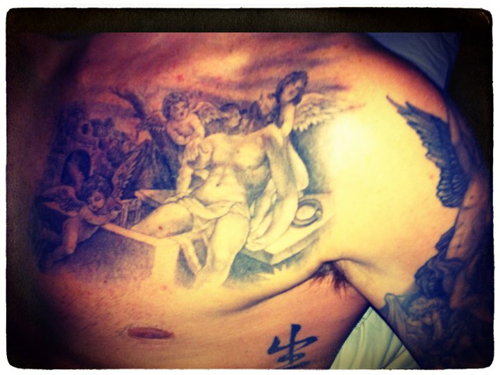 David Beckham tattoo David Beckham faz tatuagem com imagem de um Jesus diferente