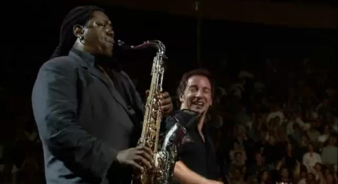 bruce springsteen clarence clemons kiss. Clarence Clemons Bruce