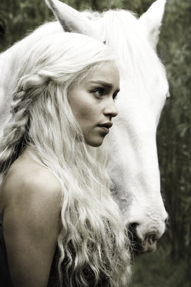 Game of Thrones Khaleesi Daenerys Targaryen - starcasm.net