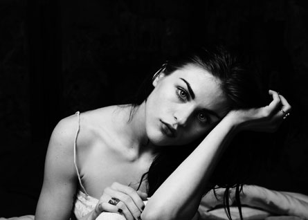 Frances Bean Cobain daughter of Kurt Cobain and Courtney Love is all grown 