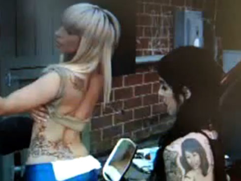  look at Lady Gaga receiving a tattoo from none other than Kat Von D back 