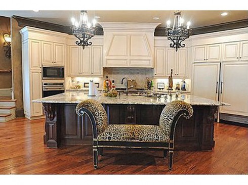 Cost  Kitchen on Dec  18  2011   Author  Starcasm Staff     Related   Kim Zolciak