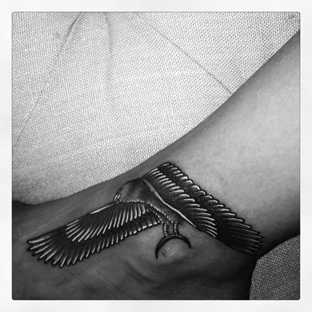 http://starcasm.net/wp-content/uploads/2012/06/Rihanna_falcon_tattoo_ankle.jpg