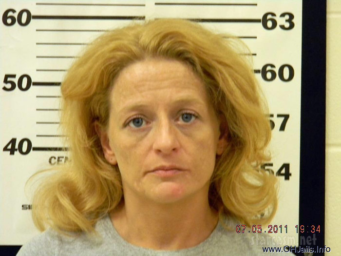 Alleged meth user <b>Melissa Wolf</b> mug shot photo from July 2011 arrest - melissa-wolf-mug-shot-2011