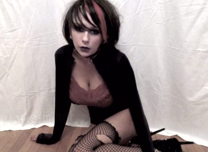 Brunette Goth 120