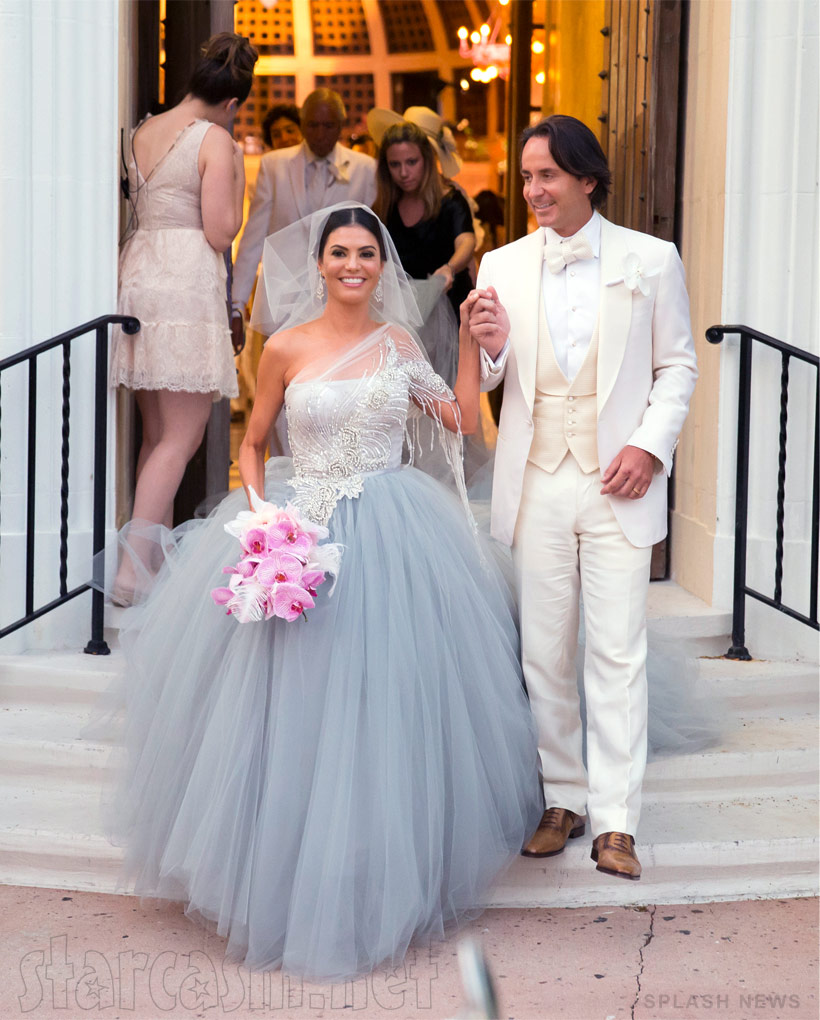 Adriana De Moura Wedding Dress
