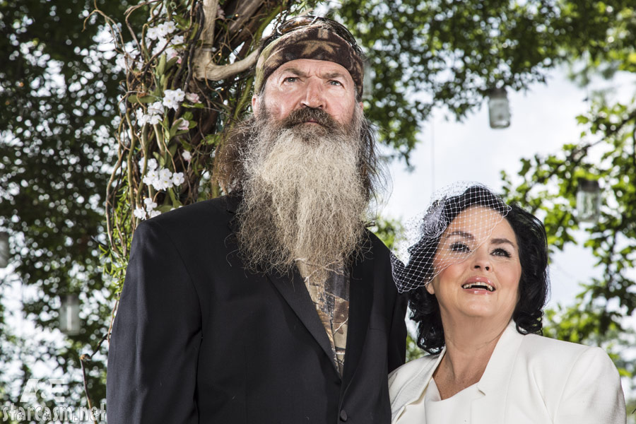 Photos Phil Robertson And Ms Kay Vow Renewal Ceremony From Duck Dynasty Season 4 Premiere 