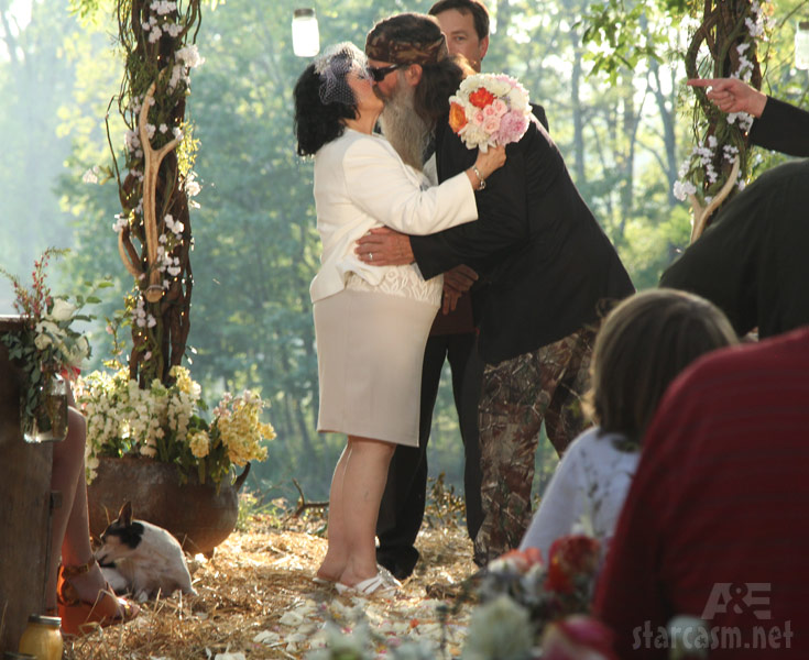 Photos Phil Robertson And Ms Kay Vow Renewal Ceremony From Duck Dynasty Season 4 Premiere 