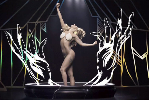 Lady_Gaga_Applause_music_video.jpg