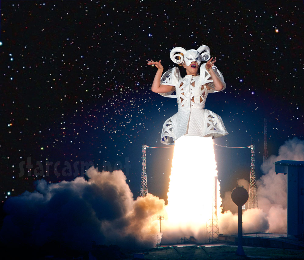 Lady_Gaga_space_rocket.jpg