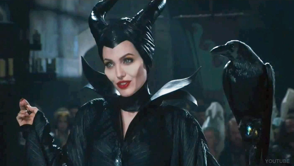Video Angelina Jolie Is Chilling In New Maleficent Trailer