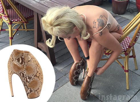 Alexander_McQueen_Lady_Gaga_boots_490-49