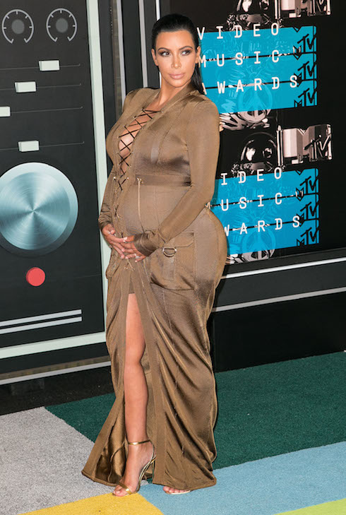 [Image: Kim-Kardashian-VMAs-3.jpg]