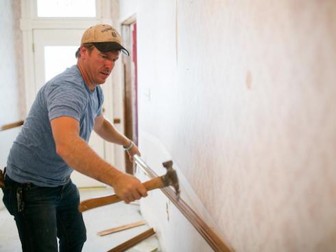 PHOTOS HGTV Offers A Sneak Peek Of The Fixer Upper B&B - Starcasm.net