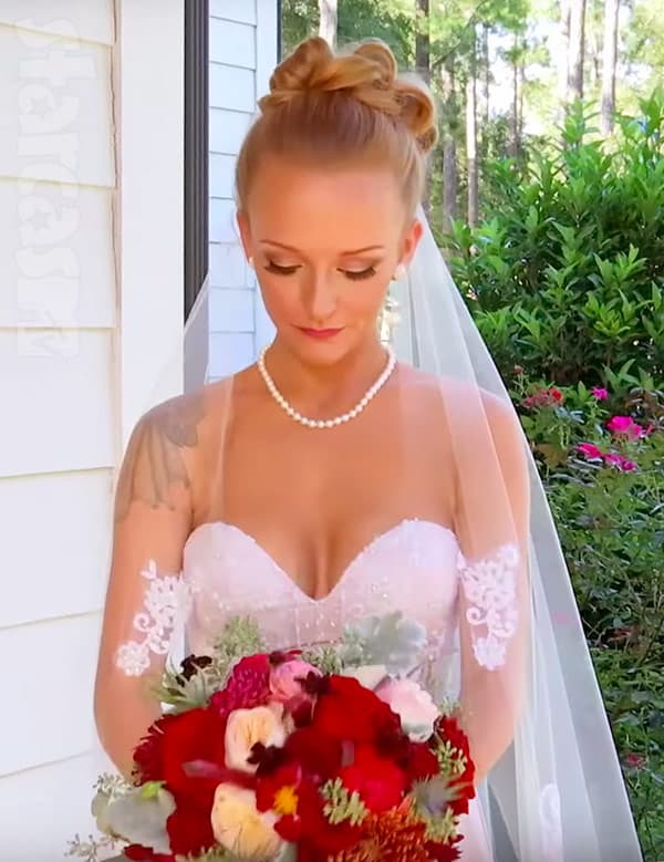 Maci Bookout wedding dress and flowers