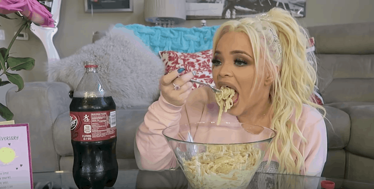 Trisha paytas does a vegan mukbang, what i ate today plus a few words of mo...