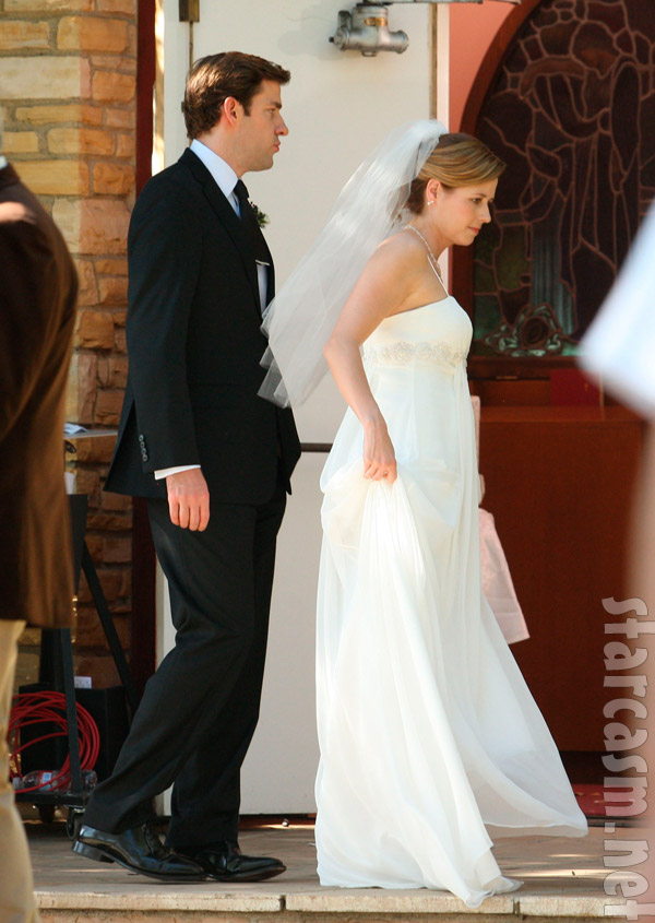 PHOTOS Jim and Pam from The Office wedding pictures Jenna Fischer John ...