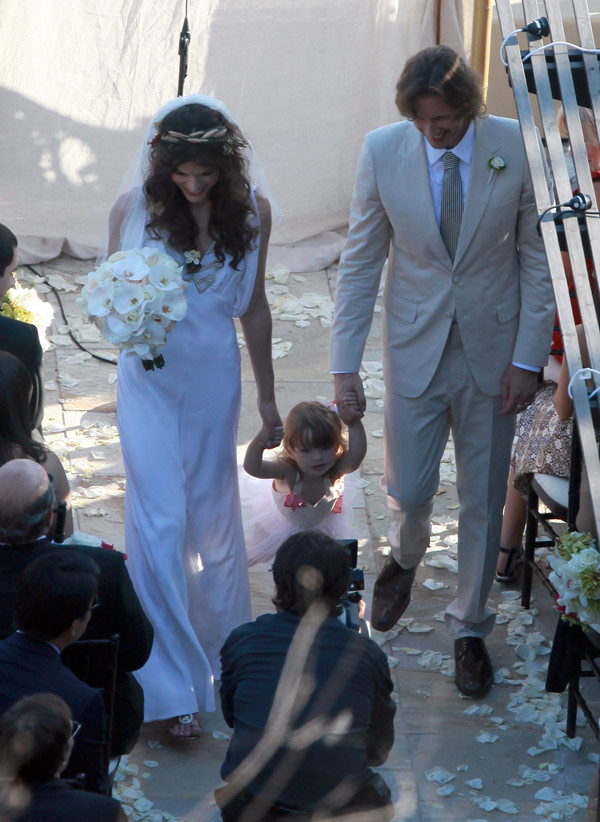 PHOTOS Milla Jovovich and Paul W. S. Anderson wedding pictures 43 total ...