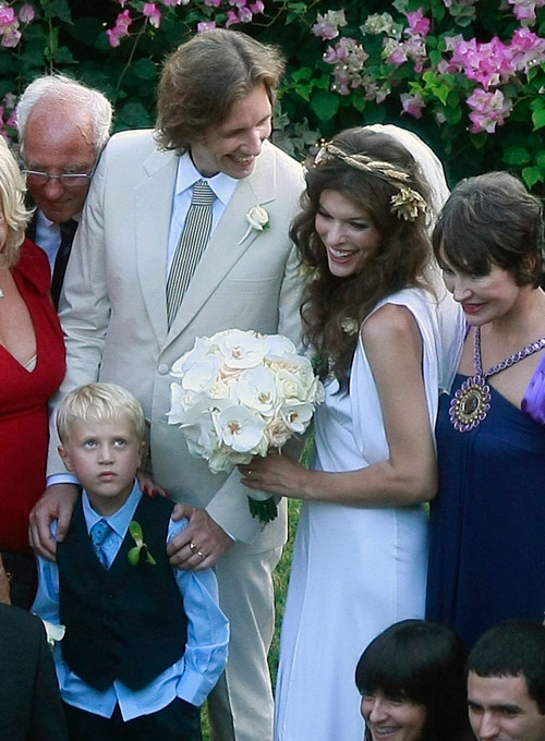 PHOTOS Milla Jovovich and Paul W. S. Anderson wedding pictures 43 total ...