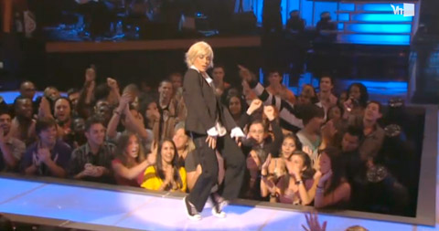 Paula Abdul imitates Ellen Degeneres on VH1 Divas
