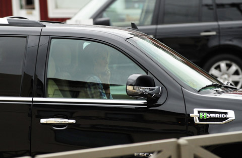 Photos And Video Maria Shriver Talking On Cell Phone While Driving 