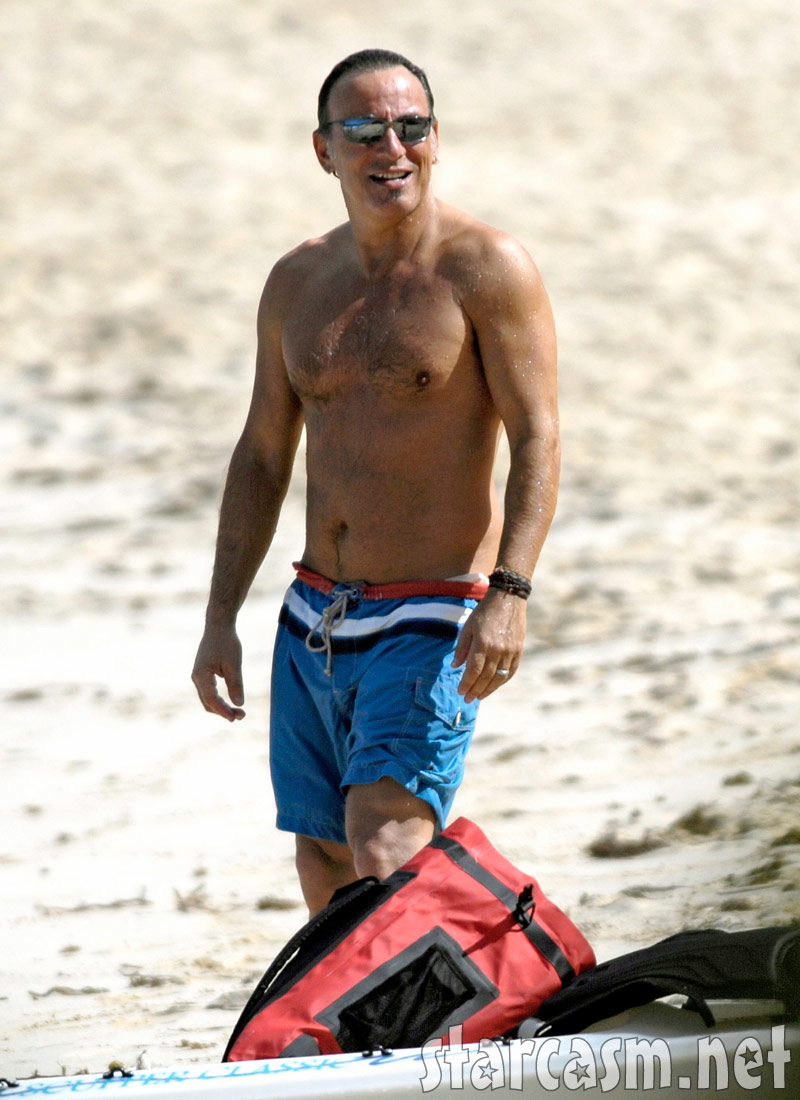 PHOTOS Bruce Springsteen shirtless on the beach in St. Barts ...