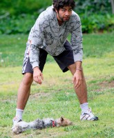 Adrien Grenier finds a dead dog