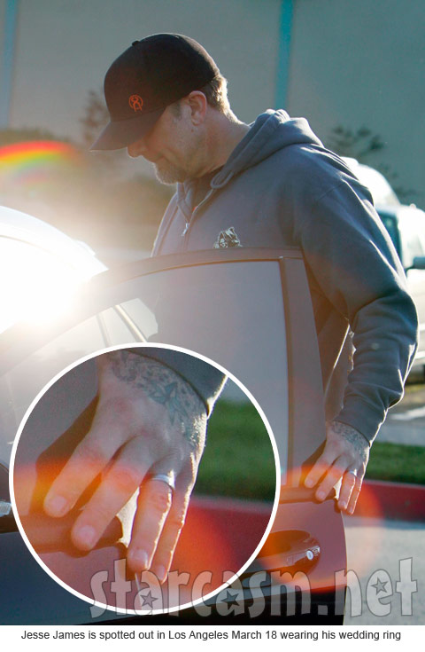 Jesse James wearing his wedding ring March 18, 2010