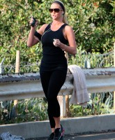 Reggie Bush mistress January Gessert jogging in Los Angeles 3-25-10 (Picture 5)