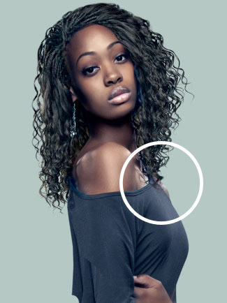Chris from Americas Next Top Model 15 appears to have Chelsey's shirt PhotoShopped on her