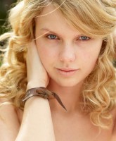 Taylor Swift with no makeup