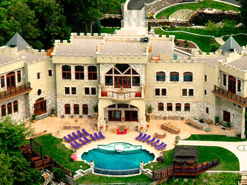 Castle home of Sir Ivan Wilzig located in the Hamptons
