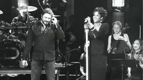 Simon LeBon sings with Kelis