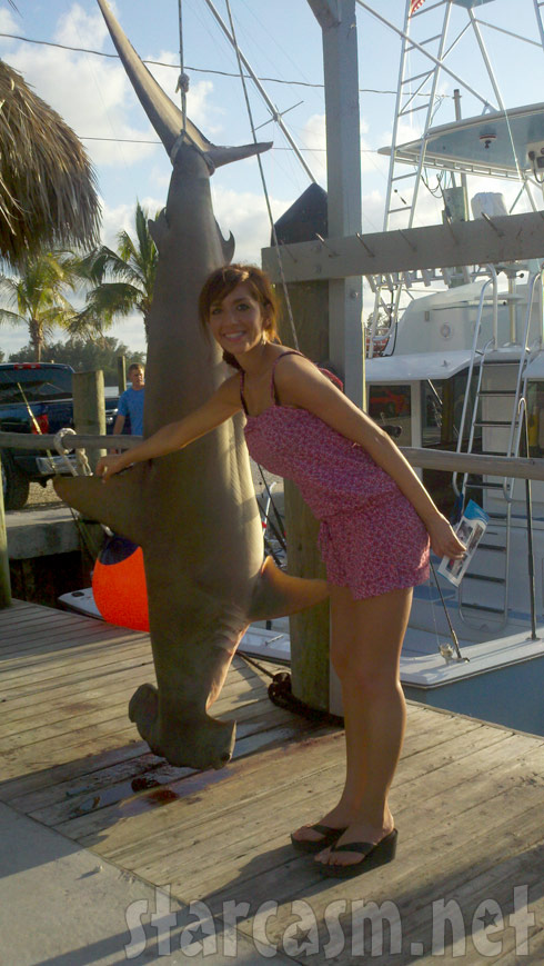 Teen Mom Farrah Abraham catches a huge hammerhead shark in Florida
