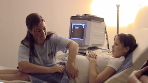Jennifer Del Rio gets a sonogram in the 16 and Pregnant Season 3 trailer