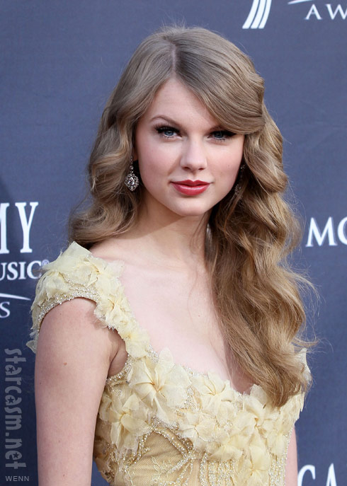Red Carpet Dresses: Taylor Swift - Academy of Country 