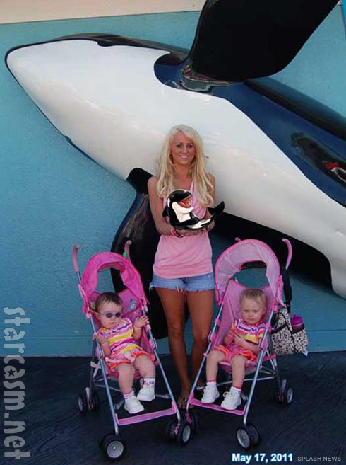 Photos Teen Mom Leah Messer And The Twins Having Fun In Orlando 