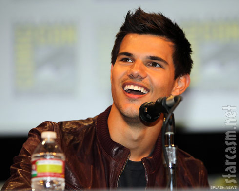 Taylor Lautner  at the Twilight Breaking Dawn panel discussion at San Diego Comic-Con 2011