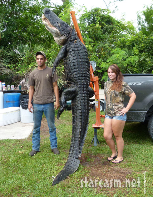 Florida teenage Tim Stroh catches an 800lb alligator with a fishing rod