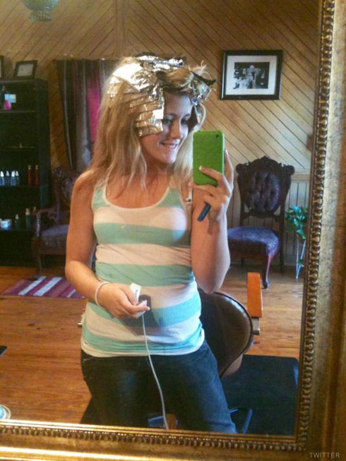 Teen Mom Jenelle Evans gets her hair dyed blond