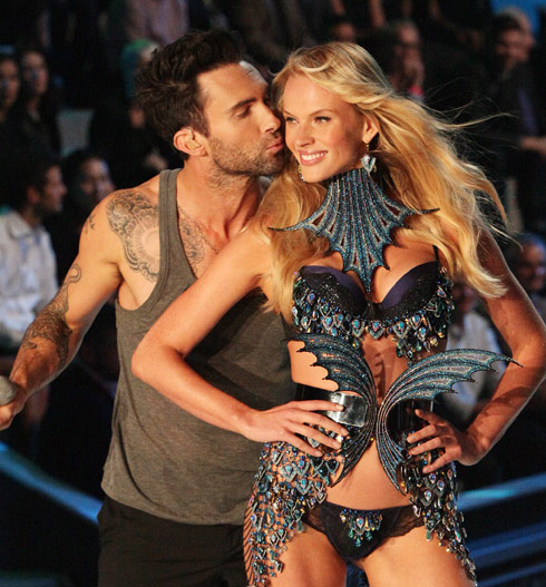 Adam Levine and model girlfriend Anne V split * starcasm image pic