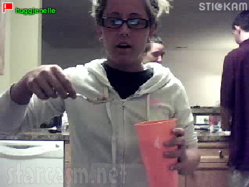 Teen Mom Jenelle Evans takes the cinnamon challenge