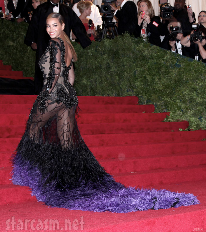 PHOTOS Beyonce's revealing look at Costume Institute Gala - starcasm.net