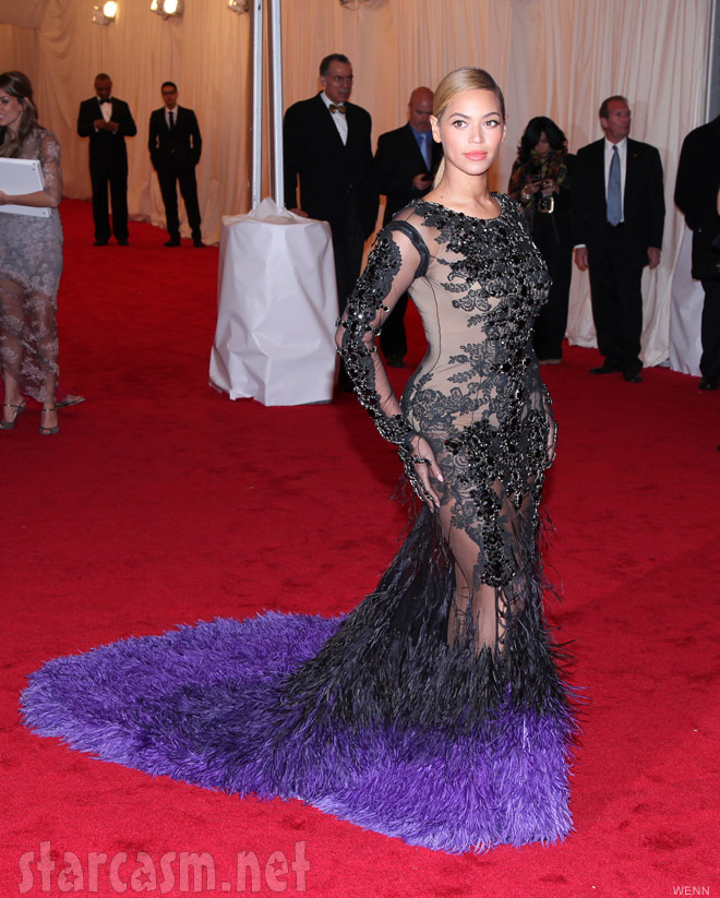 PHOTOS Beyonce's revealing look at Costume Institute Gala * starcasm.net