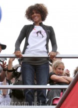 Halle Berry and her curly hair at the 2012 Revlon Run/Walk in Los Angeles